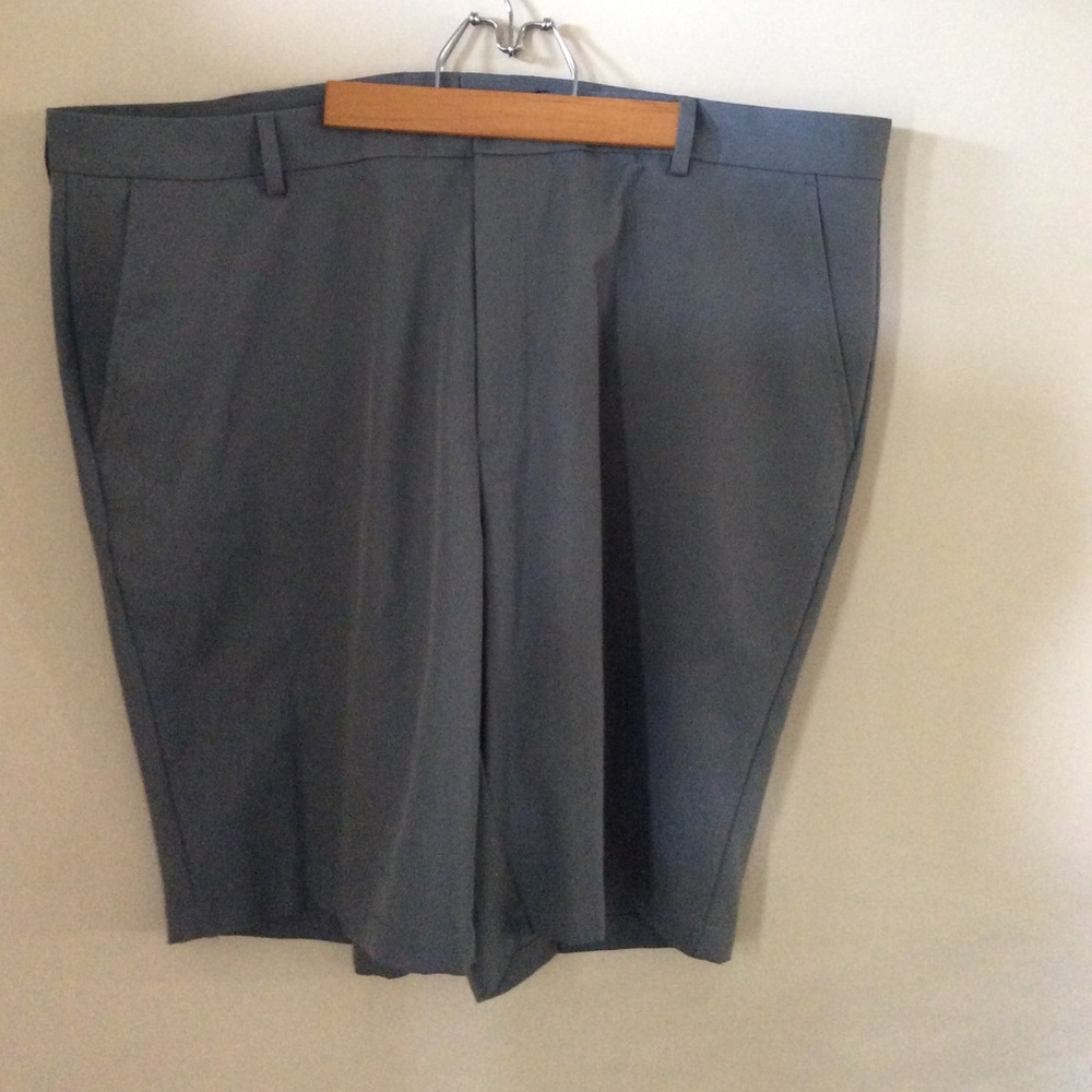 EUC GREG NORMAN MENS SHORTS